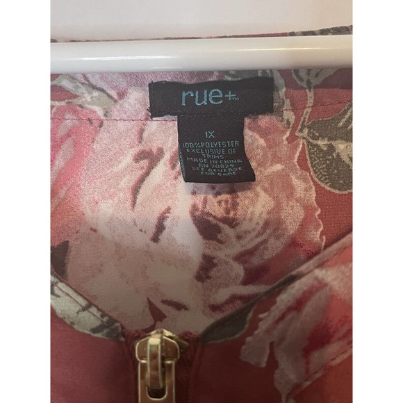 Rue+ Burgundy Floral Top, 1X, 1/4 Zip, Front Pockets, 3/4 Petal Sleeves - Picture 3 of 3